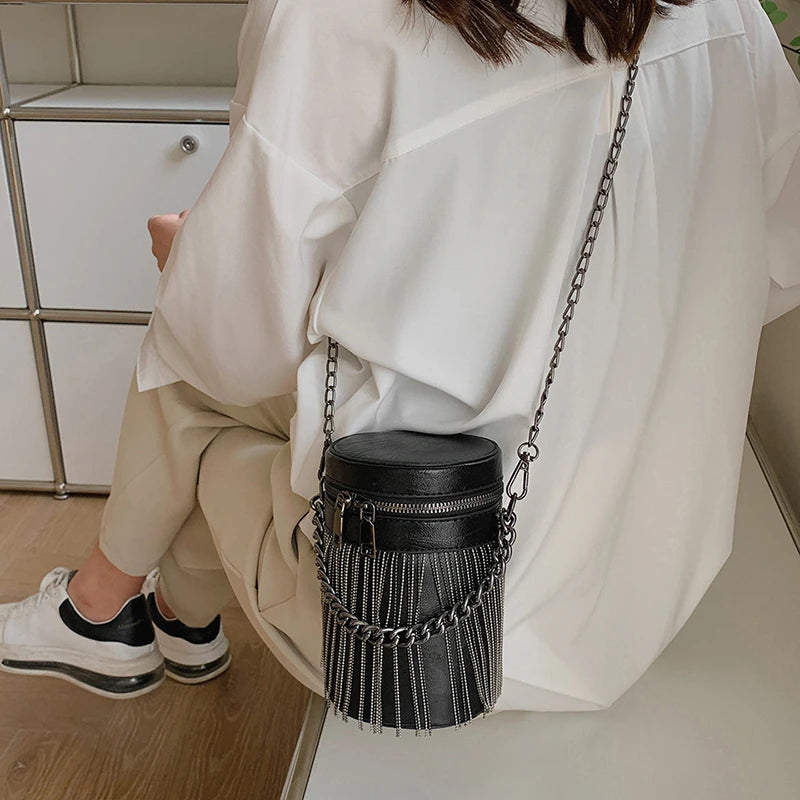 Luxury Designer Cylinder Bag Ladies Fashion Rivet Shoulder Bags Fringed Small Mobile Phone Crossbody Purse Summer Chain Borse