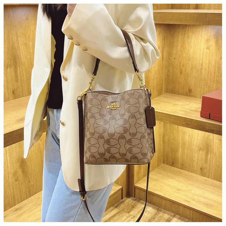 Advanced Women's Bag 2026 New Fashion Luxury Retro Large Capacity Bucket Bag Versatile Single Shoulder Crossbody Bag Trend