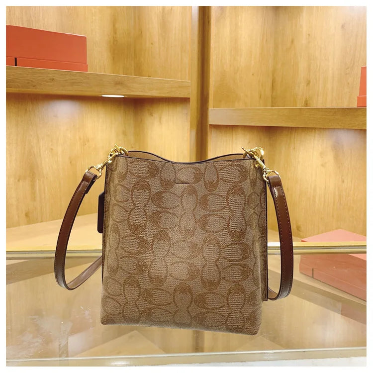 Advanced Women's Bag 2026 New Fashion Luxury Retro Large Capacity Bucket Bag Versatile Single Shoulder Crossbody Bag Trend