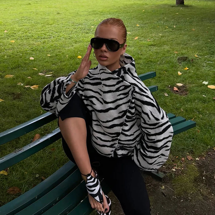 Fashion Women's Zebra Stripe Print Jacket Stand Collar Full Sleeve Loose Oversize Jackets Female 2026 Autumn Street Lady Coat