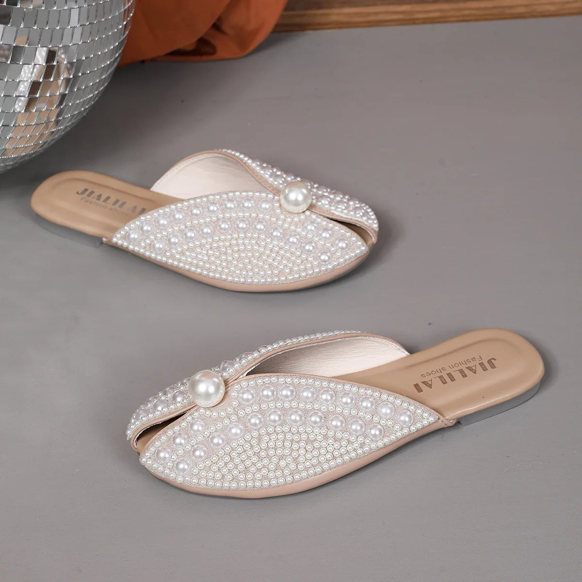 Women Slippers Summer Fashion Rhinestone Home Women Mules Shoes Elegant Slippers Luxury Designer Flat Sandals House Slides Women