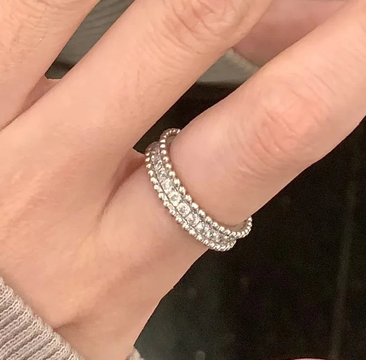 2026 Luxury Round-cut S925 925 Silver-plated Artificial Moissanite Eternal Ring for Women Party Jewelry Holiday Gift