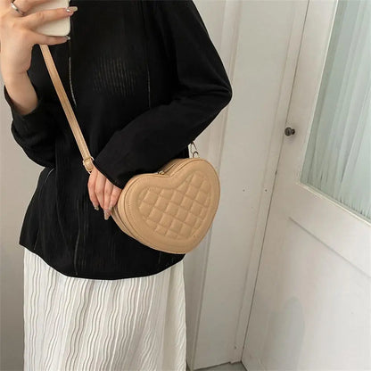 Luxury Love Shaped Shoulder Bag Small Handbags Designer Crossbody Bags Women Sling Purse Red Peach Heart Phone Bag Shoulder Bag