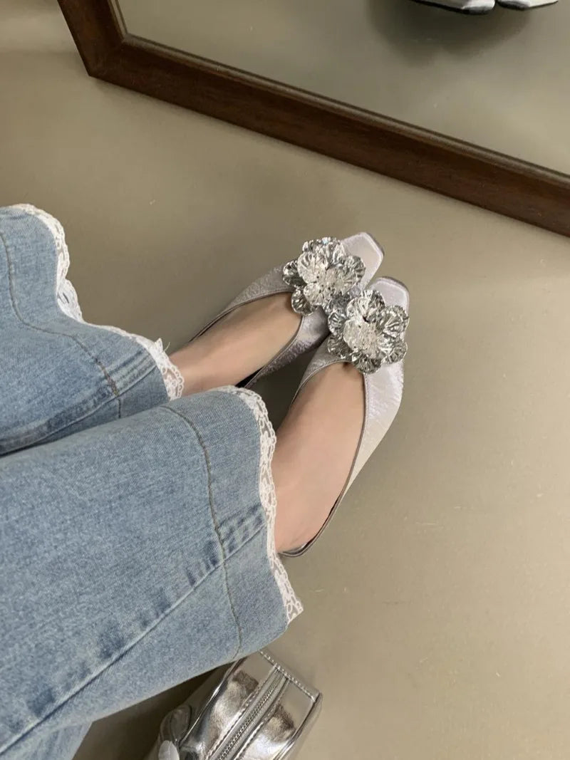 Luxury Crystal Flower Design Slippers for Women Summer 2025 Fashion Square Toe Backless Flat Sandals Elegant Party Mule Shoes
