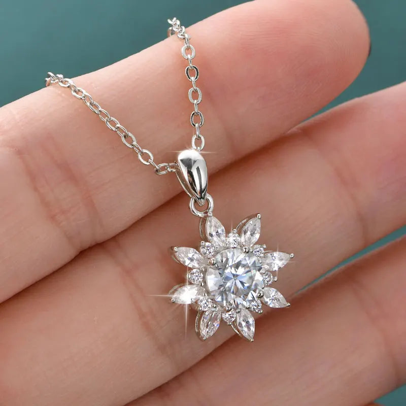 Rrjzz 1CT 6.5MM Moissanite Necklace for Women D Color Round Cut Lab Imitation Diamond 14K Gold Plated Pendant Necklace Jewelry