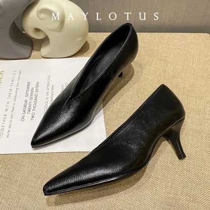 Sandals Luxury Brand Sexy Dress Shoes Elegant Chunky 5.5cm Heeeled Pumps Sexy Pointed Toe Evening Shoes Women Shoes V Cut Shoes