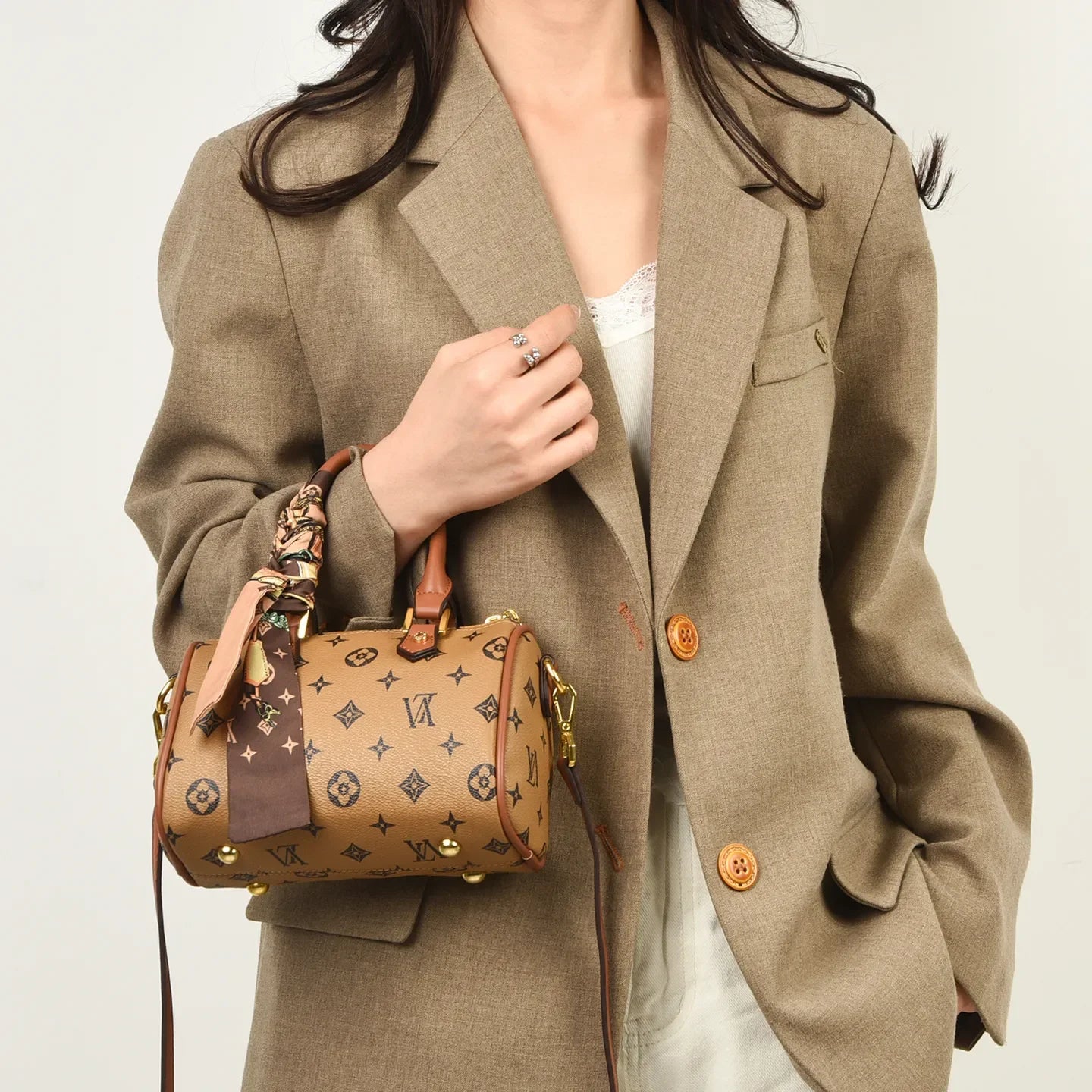 Luxury OULAIMEIZI 2026 New Fashion Retro Classic Letter Printed Designer Boston Bag Temperament Trendy Shoulder Bags for Women