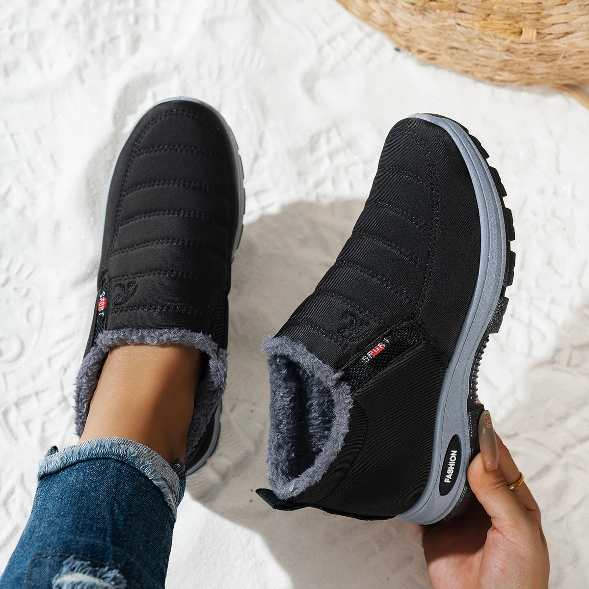 Women's Slip‑On Winter Snow Boots, Fuzzy Fleece Lined Warm Ankle Booties, Water‑Resistant Quilted Upper, Non‑Slip Thick Rubber Sole Cozy Winter Shoes, Easy On Off Casual Cold‑Weather Footwear for Moms Seniors Outdoor