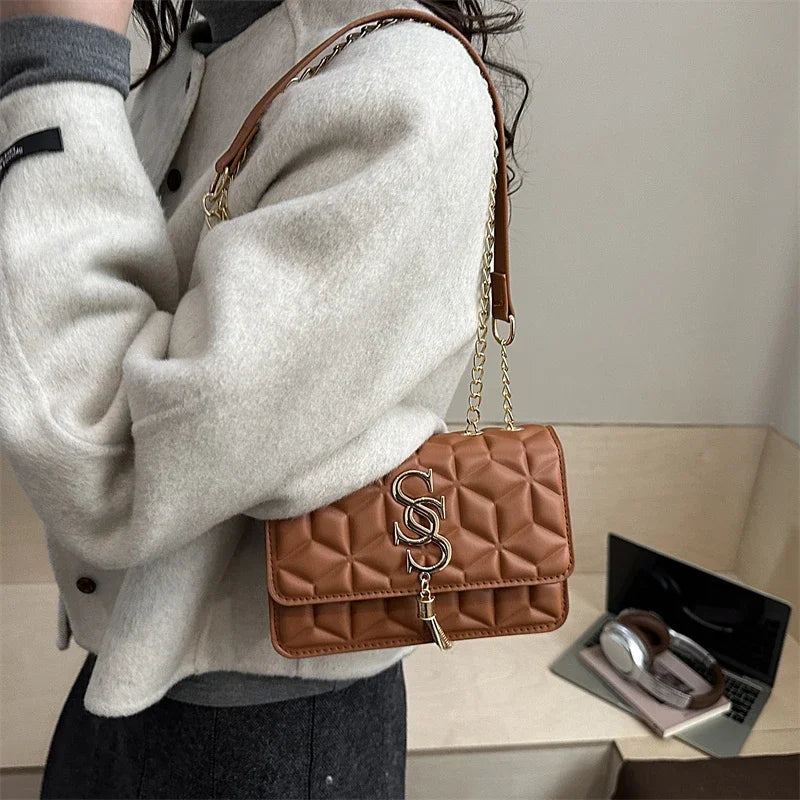 Light Luxury Trend Argyle Quilted Small Square Bag Metal Letter Tassel Flap Crossbody Bags Commuting Fashion Shoulder Bag