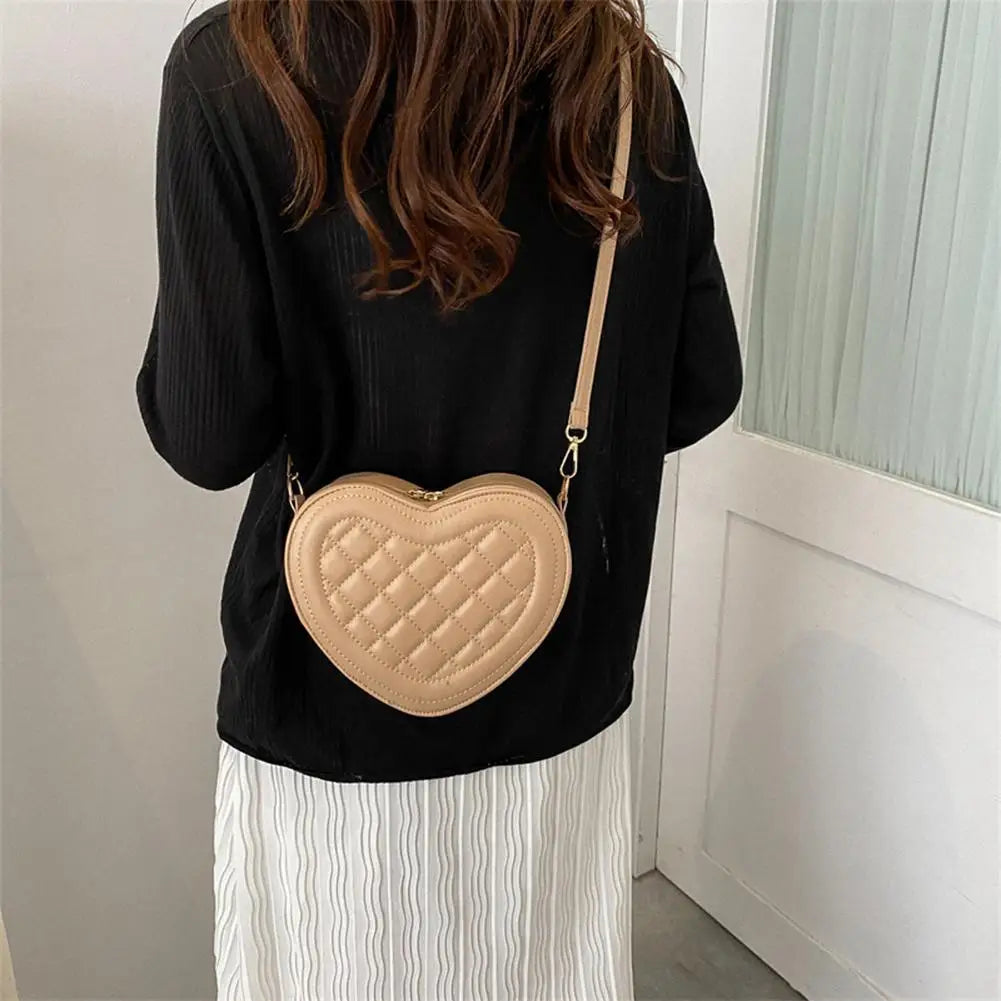 Luxury Love Shaped Shoulder Bag Small Handbags Designer Crossbody Bags Women Sling Purse Red Peach Heart Phone Bag Shoulder Bag