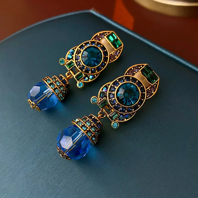 Rhinestone Bluey Crystal Clip Earrings for Womens Medieval Vintage Fashion Peisonality Sparkle Charms Earring Luxury Jewelry New