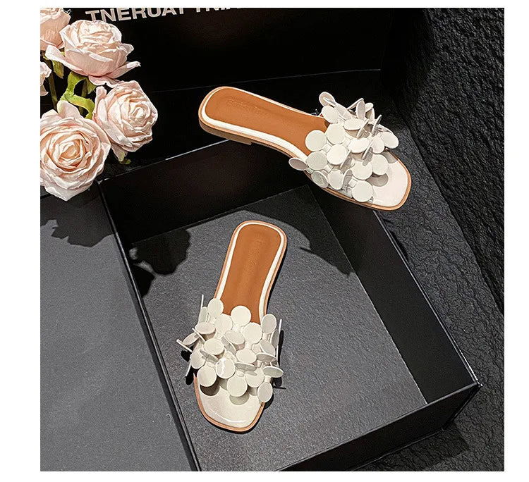Luxury Floral Petal Flat Sandals Women 2025 Casual Slides Open Toe Sandalias Mujer Flipflops Home Slippers Femme Pantuflas Shoes