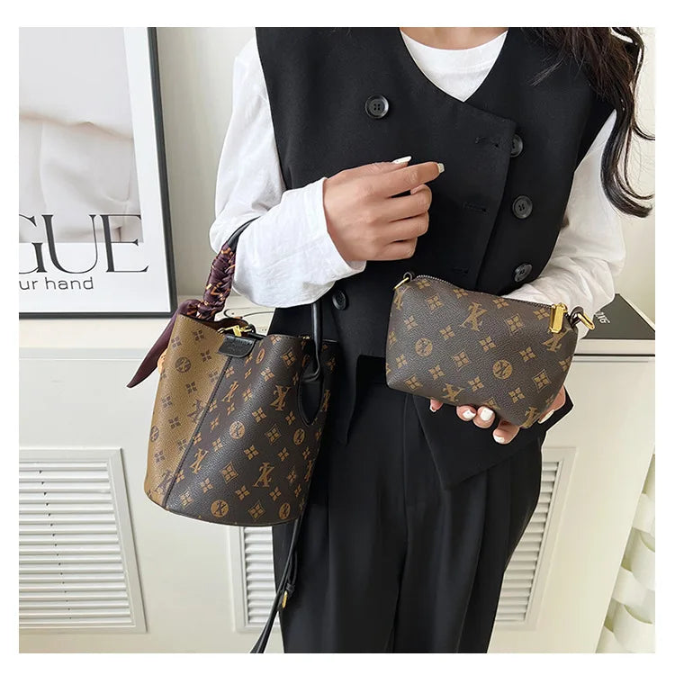 2025 Luxury Designer Women'S Shoulder Bag High-End Fashional Water Bucket Bag Crossbody Bags Unique Women Clutch Travel Tote Bag