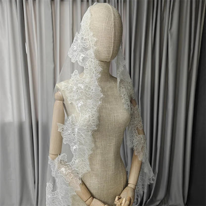 Customized Wedding Veil with Chantilly Eyelash Lace, 2m/2.5m/3m Mantilla Veil, Ivory Bridal Veil with Hidden Comb