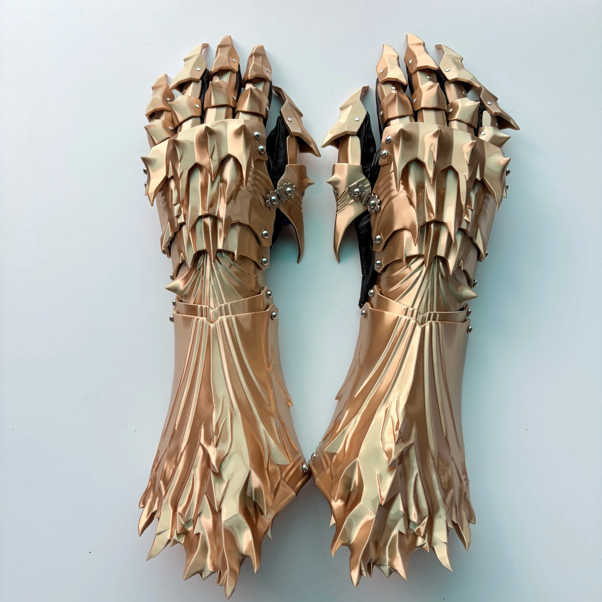 Gloves3D printed Silk PLA Material,A Pair Of Cosplay Prop Gloves Can Be Customized Dragon-Shaped Gloves Props Boys Gifte