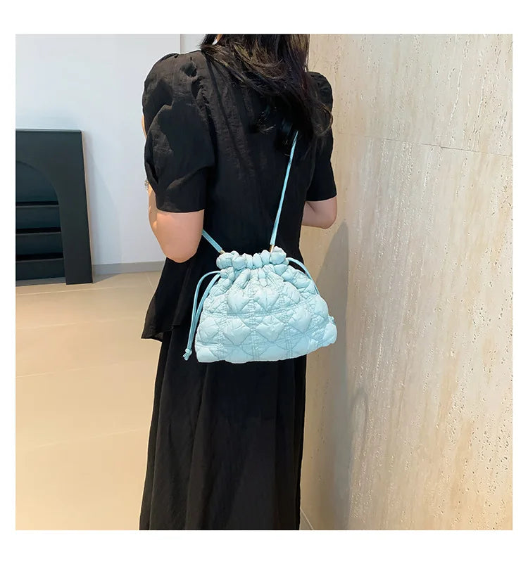 Women Drawstring Shoulder Bags Detachable Strap Quilted Crossbody Bag Solid Color Soft Padding Handbag for Outdoor Travel