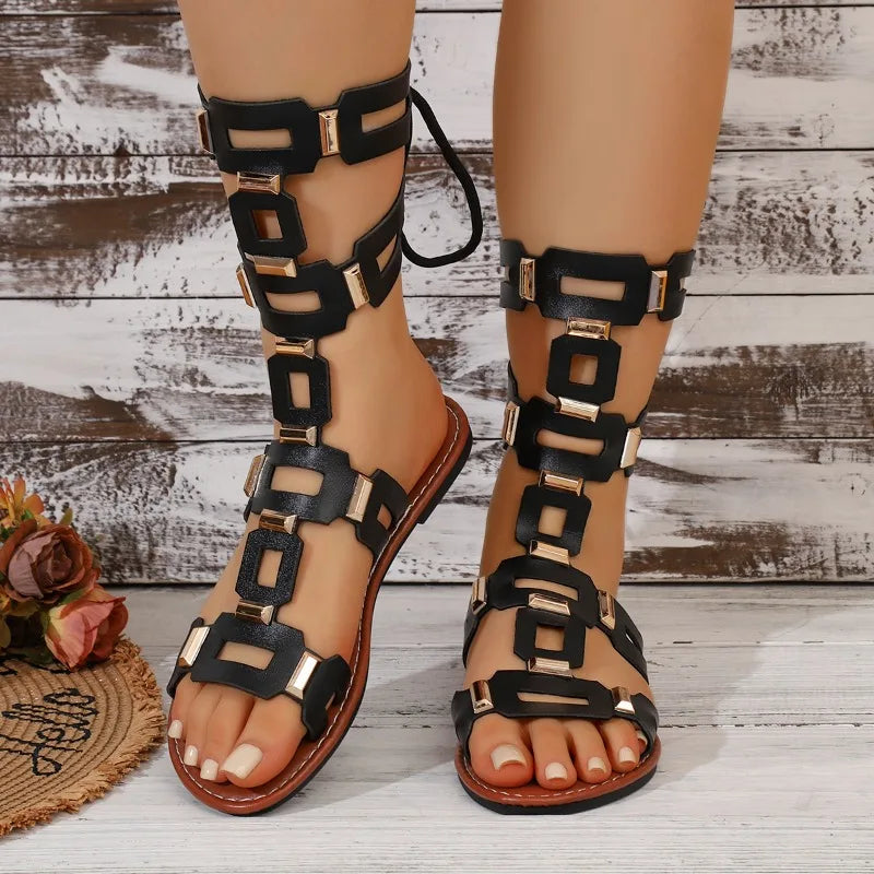 2026 Summer Luxury Round Toe PU Women's Sandals Fashionable Flat Casual Beach Shoes Stylish Metallic Decoration Women's Sandals