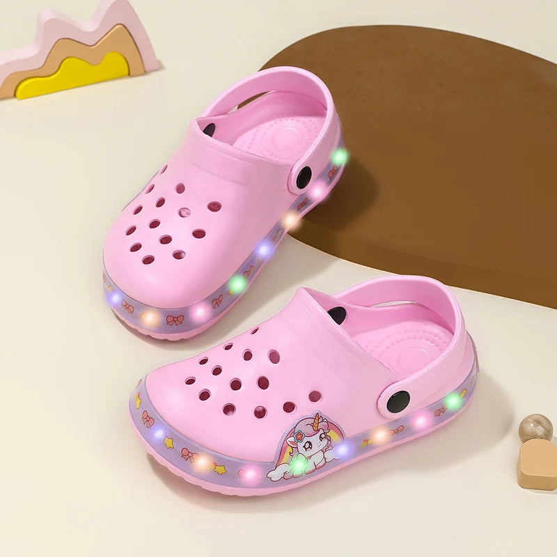 Light Sandals for Girls Pink Cartoon Printing Summer Beach Kids Shoes Outdoor Non-slip Classic Design Children's Casual Clogs
