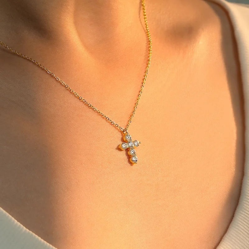 Rrjzz D-Color Moissanite Cross Pendant Necklace for Women VVS1 GRA Lab Imitation Diamond Dainty Necklace Faith Jewelry Gifts