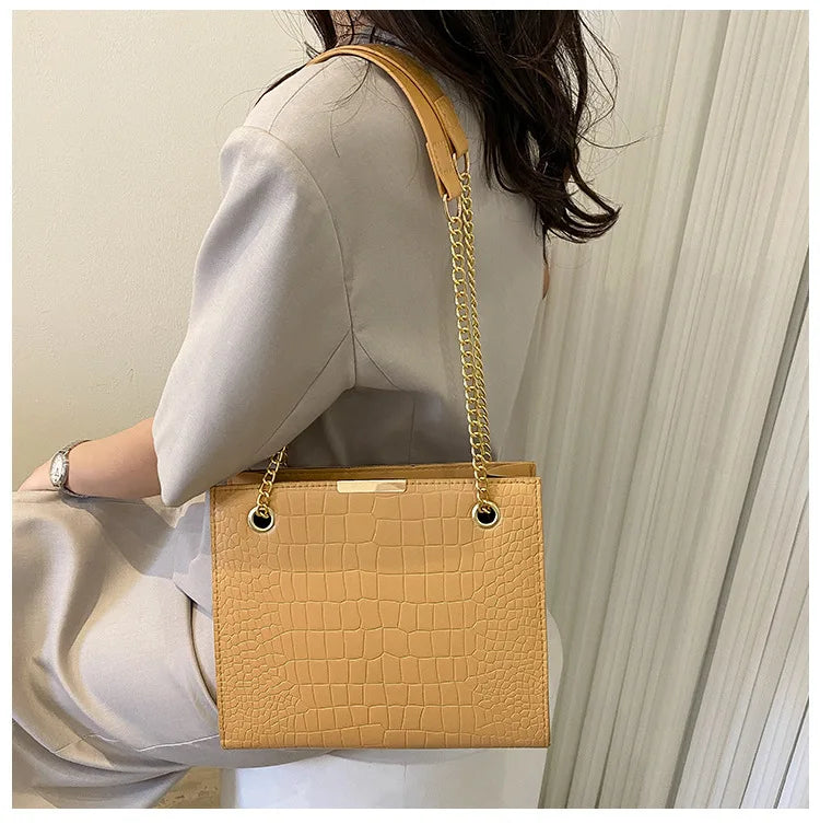 2026 Fashion Luxury Female Crossbody Bags for Women Designer Shoulder Bag Chain Solid Color Messenger Bag Handbags