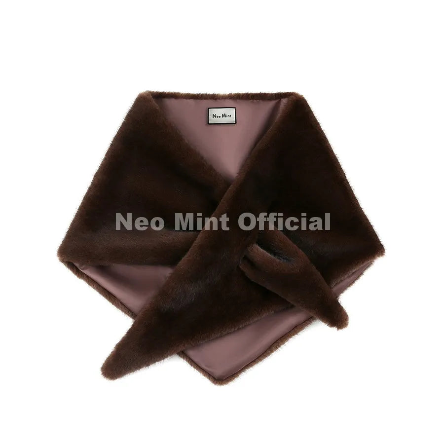 Neo Mint 2026 Brand Runway Fashion Stripes Sable Faux Mink Fur Triangle Foulard Women Winter Luxury Fur Scarf Neck Warmers Wraps