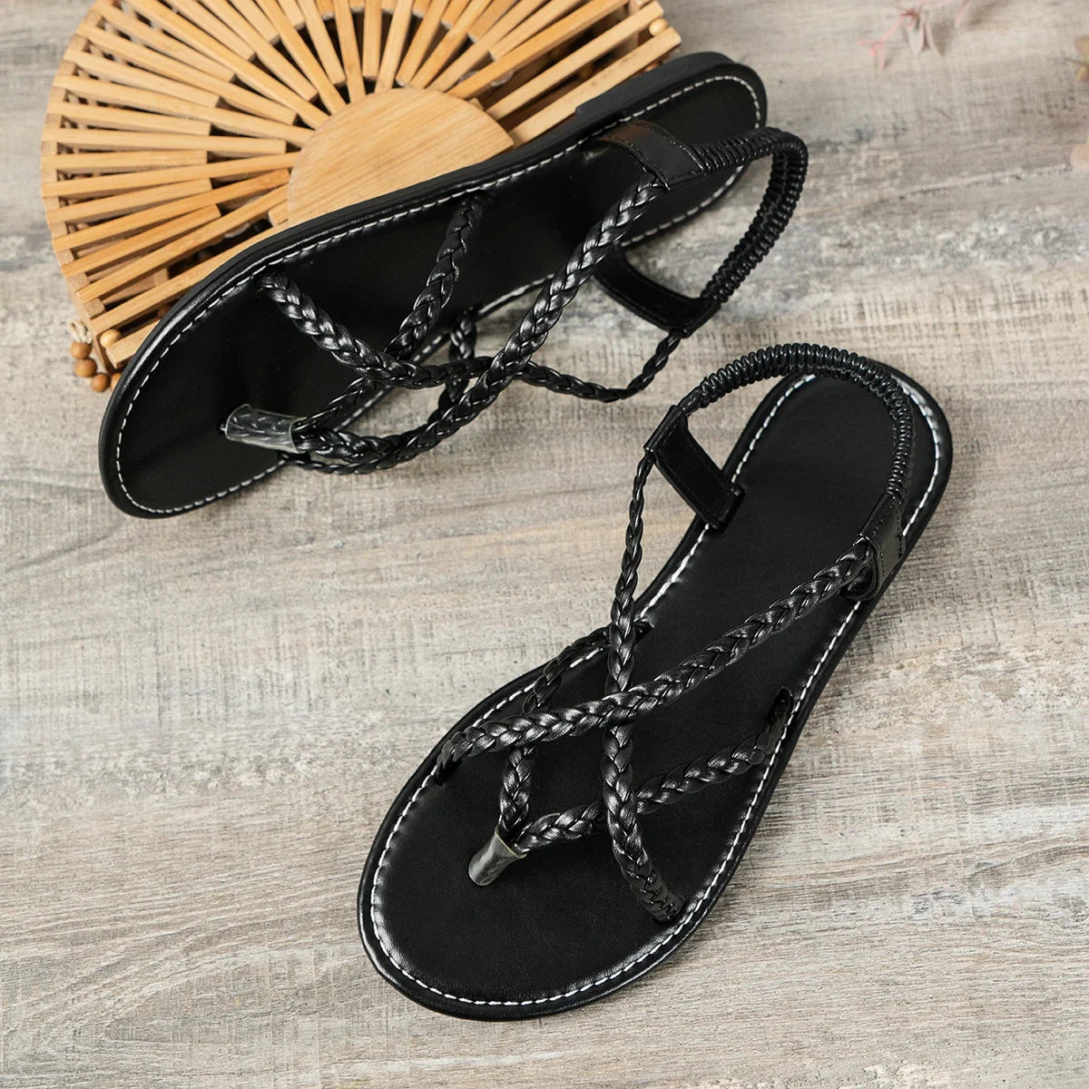 Women Beach Woven Hollow Sandals Women Flats Casual Clip Toe Sandals Summer 2026 New Fashion Walking Zapatos Dress Femme Slides