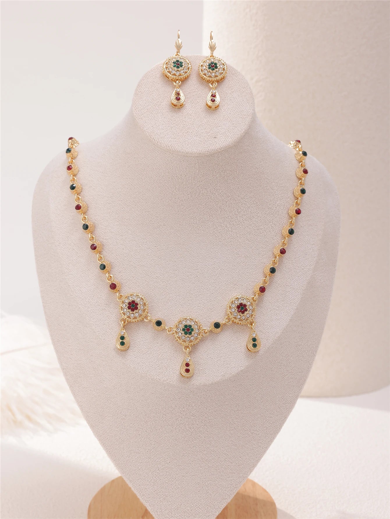 Moroccon Style Inlaid Rhinestone Design Necklace Plus Earring Set To Meet A Variety Of Occasions To Wear Jewelry