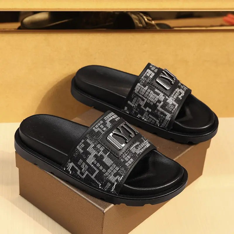Summer 2026 Large Size Luxury Buckle Trendy Full Face Bread Slippers Retro Casual Beach Slippers Comfortable Roman Style Sandals