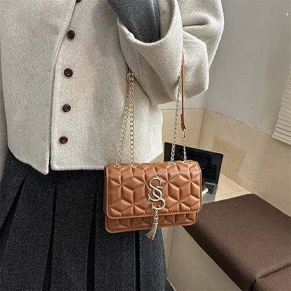 Light Luxury Trend Argyle Quilted Small Square Bag Metal Letter Tassel Flap Crossbody Bags Commuting Fashion Shoulder Bag