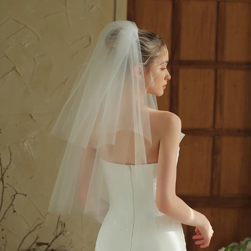V378 Short White Two layer Soft Tulle Wedding Veil for Bridal Handmade Bride to Be Headdress Veil with Hair Comb