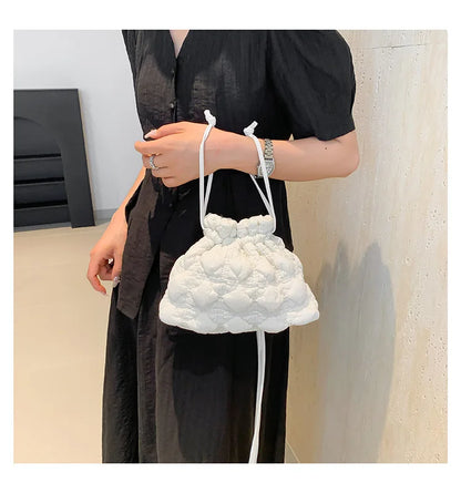 Women Drawstring Shoulder Bags Detachable Strap Quilted Crossbody Bag Solid Color Soft Padding Handbag for Outdoor Travel