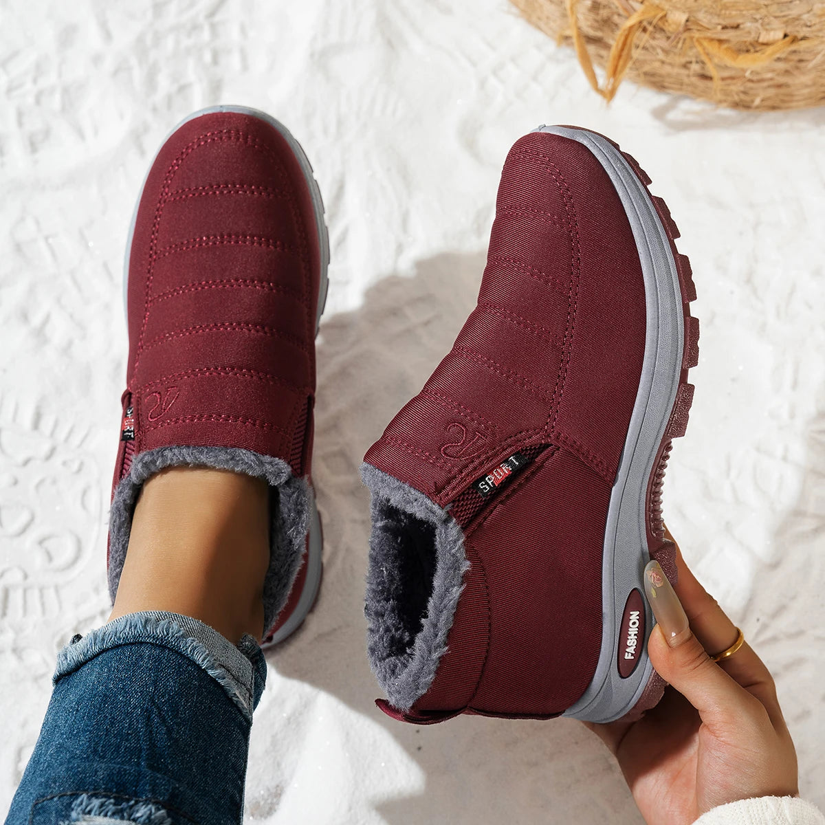 Women's Slip‑On Winter Snow Boots, Fuzzy Fleece Lined Warm Ankle Booties, Water‑Resistant Quilted Upper, Non‑Slip Thick Rubber Sole Cozy Winter Shoes, Easy On Off Casual Cold‑Weather Footwear for Moms Seniors Outdoor