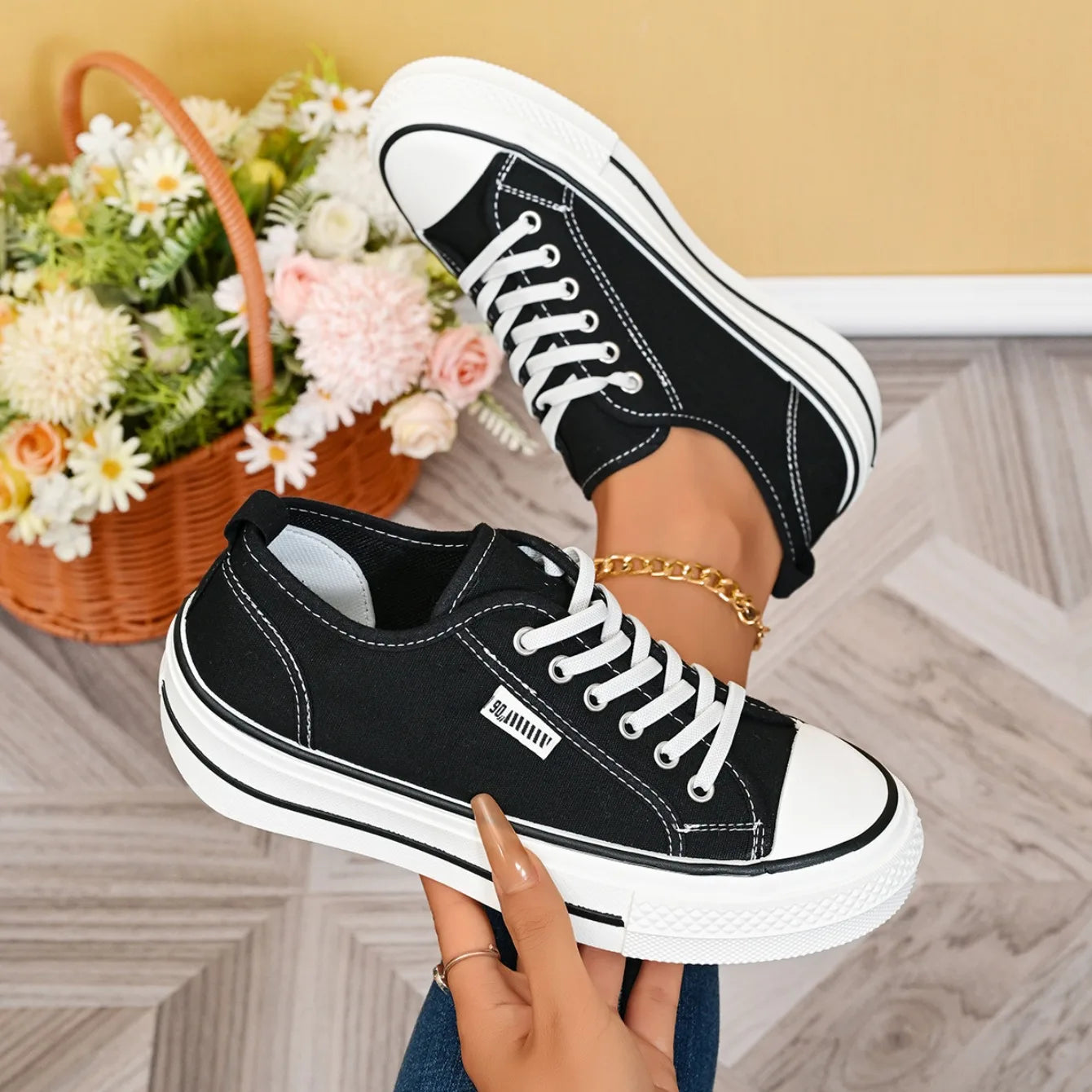 Fashion Candy Color New Casual Women's Sneakers 2026 New Solid Color Comfortable Thick Soled Shoes for Women Tênis Feminino