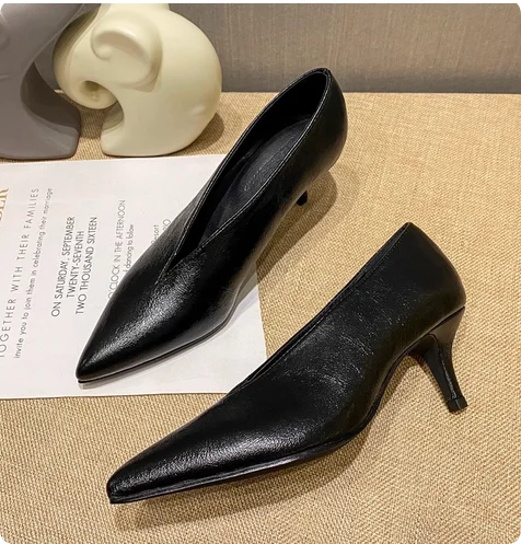 Sandals Luxury Brand Sexy Dress Shoes Elegant Chunky High Heeeled Pumps Sexy Pointed Toe Evening Shoes Women Shoes V Cut Shoes