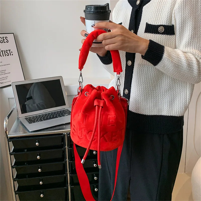 New Fashion Women's Bucket Bag Trend Brand Personality Plush Shoulder Bag High-end Elegant Crossbody Bag Designer Luxury Handbag