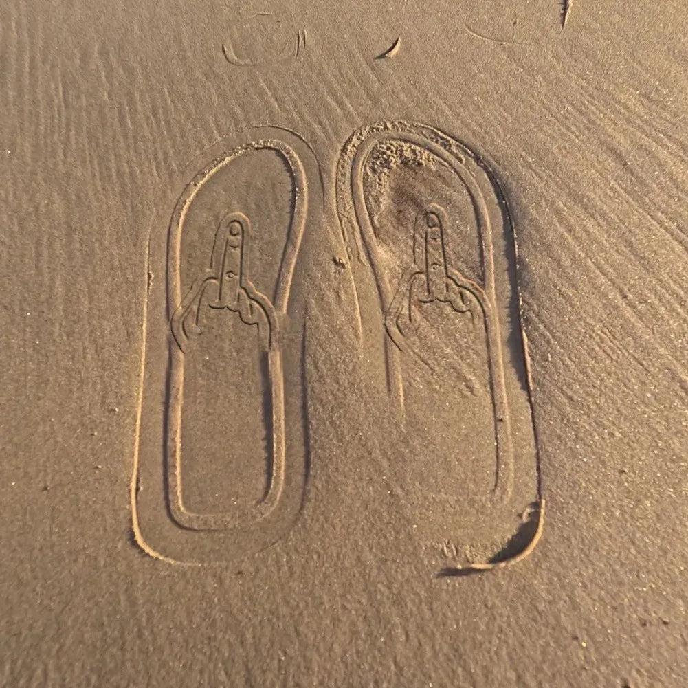 Quick- Dry Hidden Middle Finger Slippers Figure with Legs Flip Flops Parody Middle Finger Beach Summer Comfort Non Slip Sandal