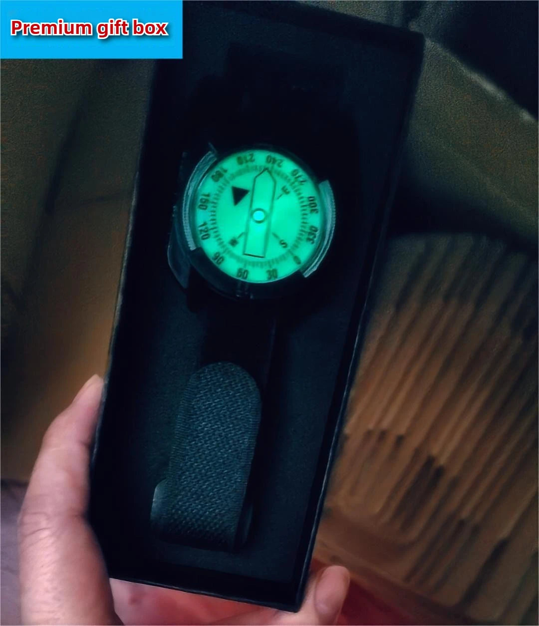 Ultra-Portable Diving Compass Scuba Diving Precise Navigation Compass Wristband Compass Luminous Dial with Wrist Strap Travel