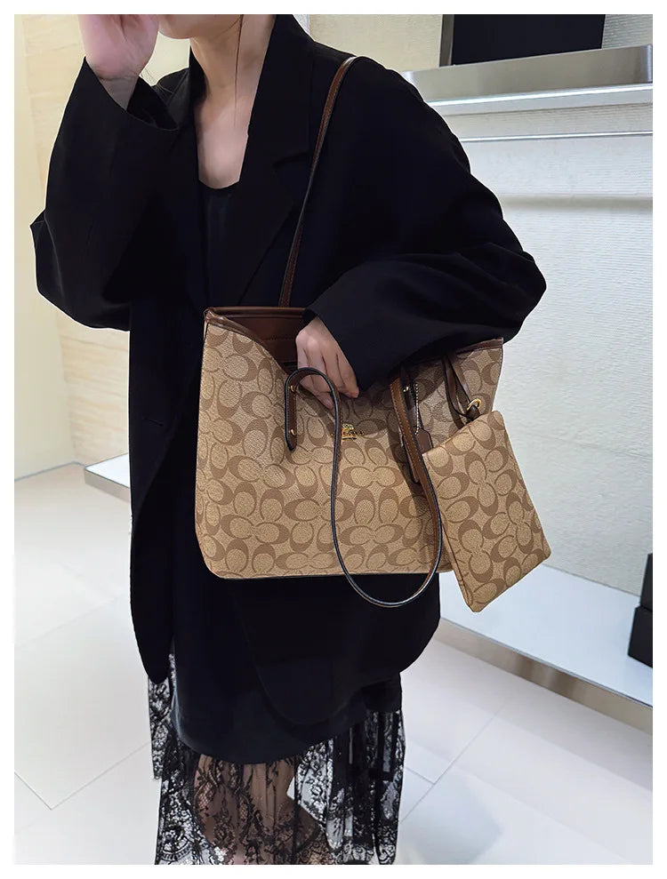 European and American Fashion Printed Large Capacity Women's Bag 2026 New Trendy Retro Luxury Single Shoulder Tote Bag