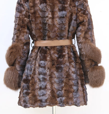 Ladies' Winter Mink Fur Coat 2026 with Fox Fur Collar Slimming Fashionable Elegant Temperament Light Luxury Ladies Style