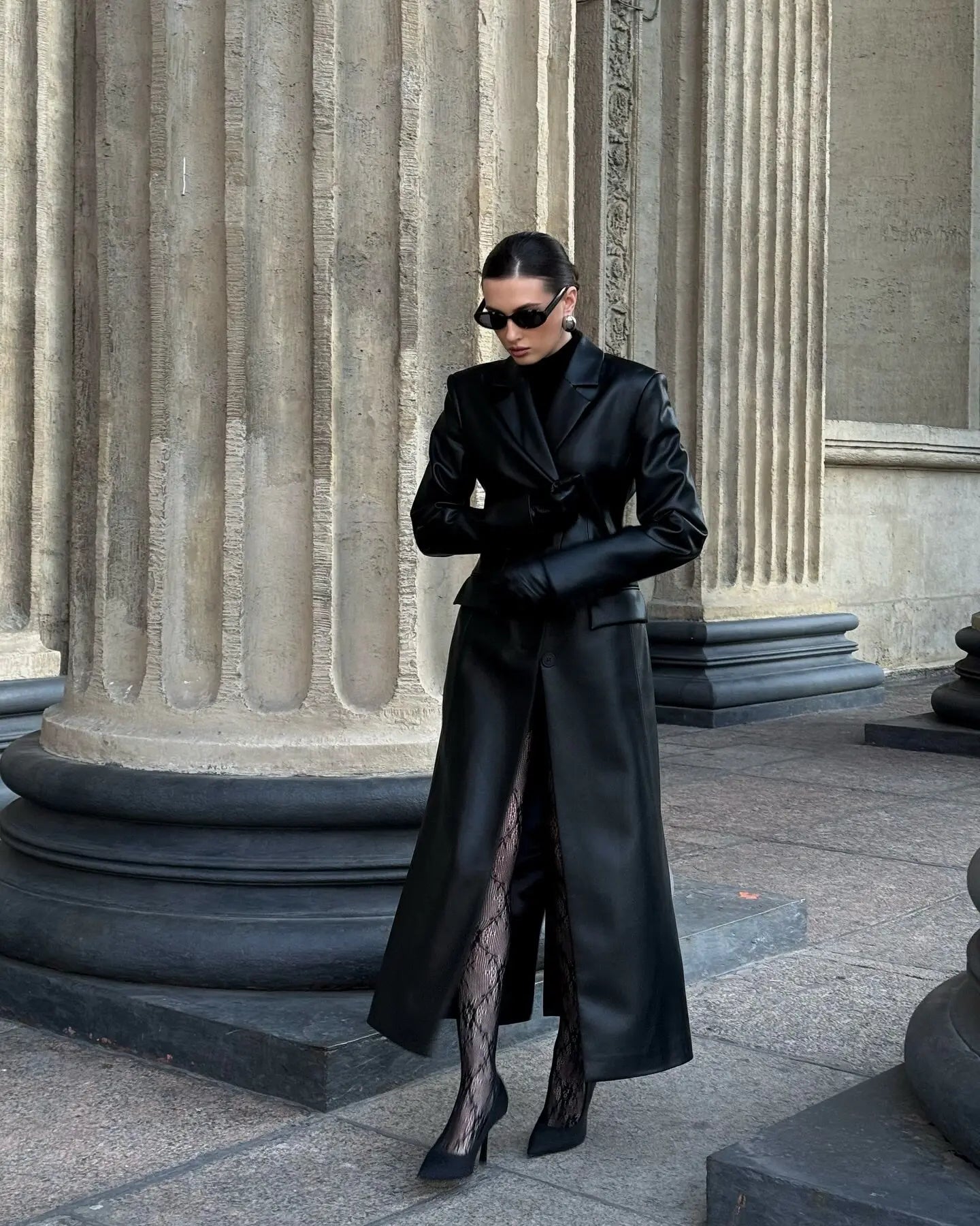 Lautaro Autumn Long Black Fitted Pu Leather Trench Coat for Women Shoulder Pads Single Breasted Luxury Elegant Blazer Overcoat