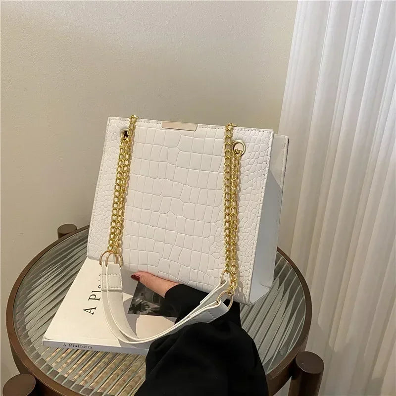 2026 Fashion Luxury Female Crossbody Bags for Women Designer Shoulder Bag Chain Solid Color Messenger Bag Handbags