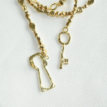 Exggerated Gold-plated Plastic Beads Chain With  Alloy Key Lock Necklace For Women Jewelry Fashion Show Model Waist Accessory