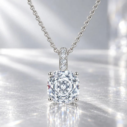 Platinum Pt950 Octagonal Cut Moissanite Necklace Women'S Square Diamond Pendant, A Delicate And Luxurious Clavicle Chain