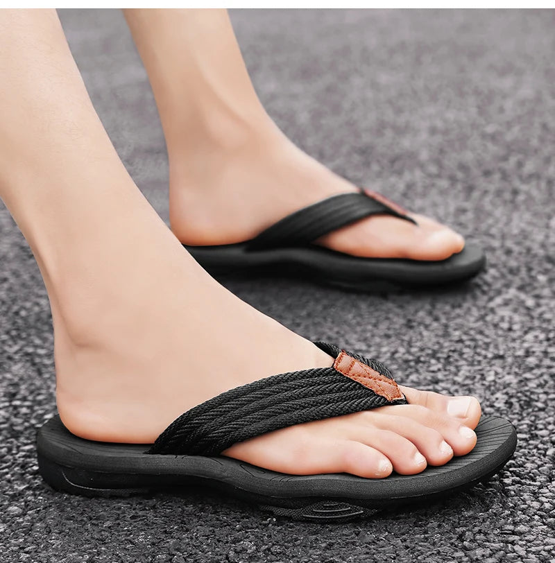High Quality Hot Sale Men Flip Flops Summer Beach Flip Flops Men Fashion Breathable Casual Beach Men Slippers Summer Outdoor