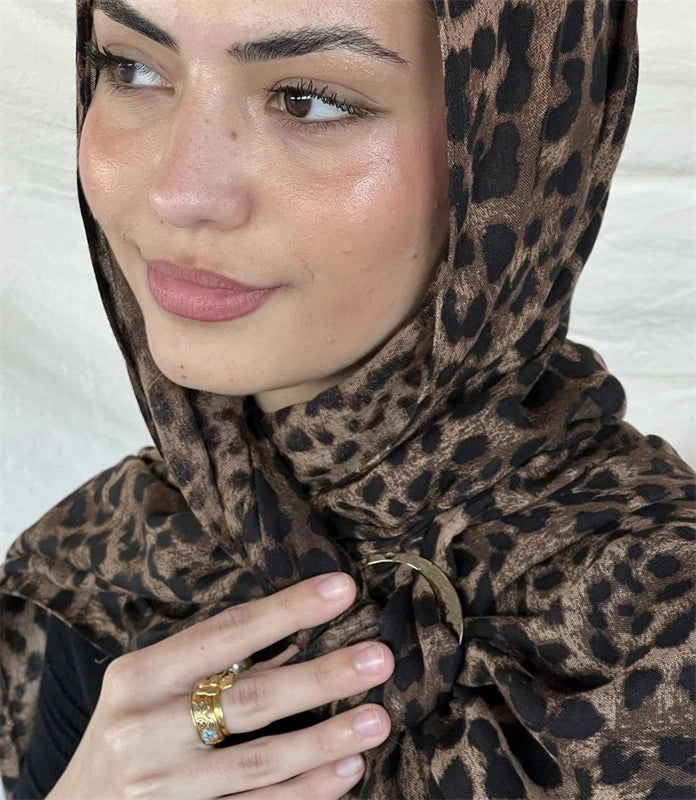 2025 New Vintage Voile Scarf Leopard Print Hijab for Women Lightweight Sunscreen Head Wrap Beach Cover-Up Windproof Travel Scarf