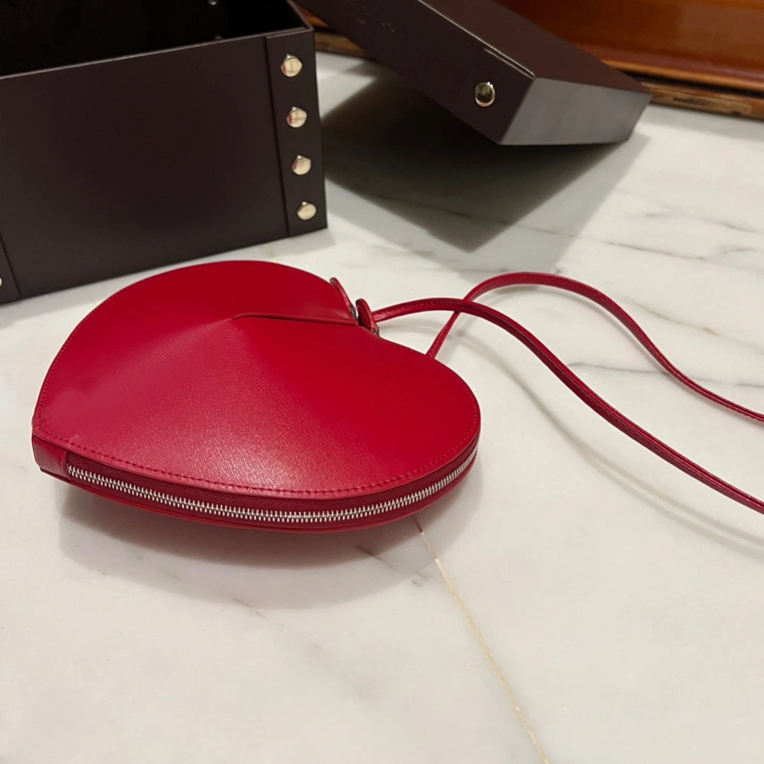 High-End Mini Love Bag Fashionable Peach Heart Box Bag Niche Design Stylish Bag Textured Single Shoulder Crossbody Bag Gift Box