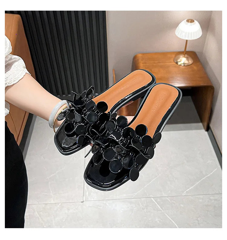 Luxury Floral Petal Flat Sandals Women 2025 Casual Slides Open Toe Sandalias Mujer Flipflops Home Slippers Femme Pantuflas Shoes