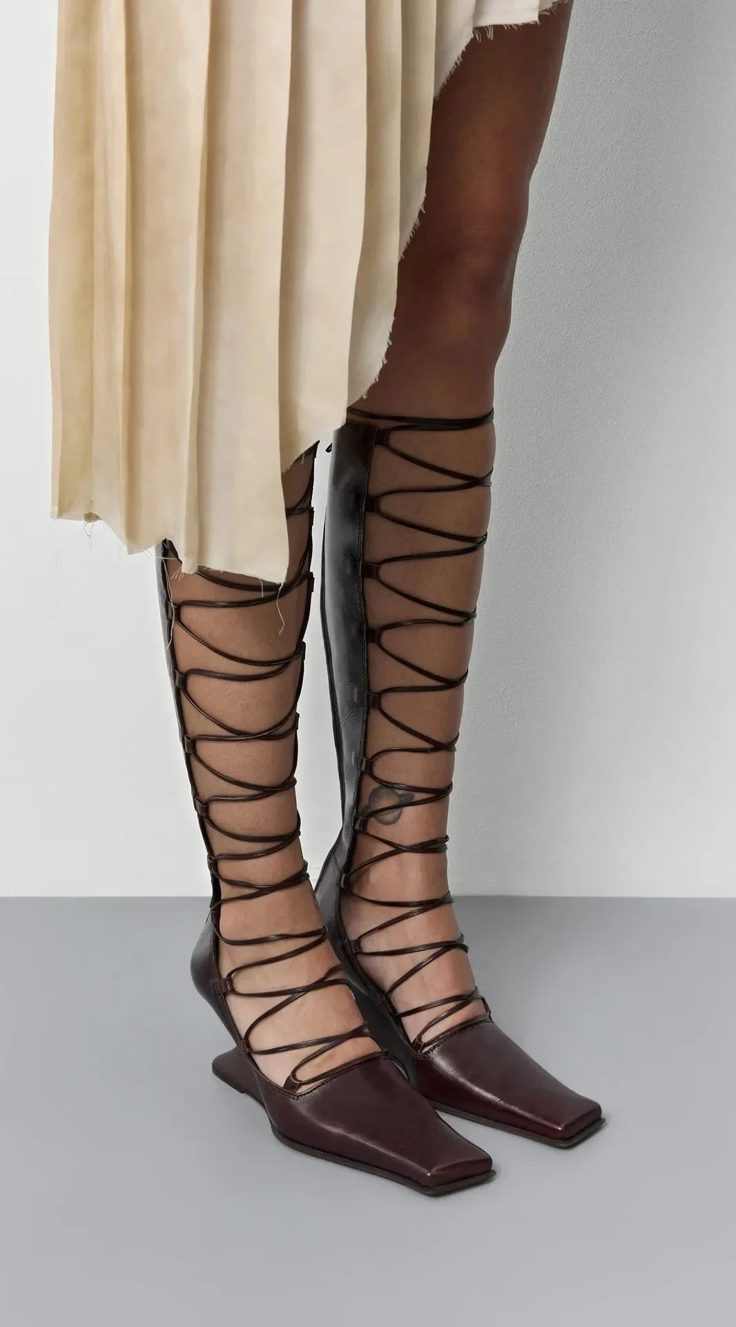 2026 Summer Hollow Out Strap Square Shaped Thick High Heels Summer Cool Boots Fashionable and Sexy Women's Sandals