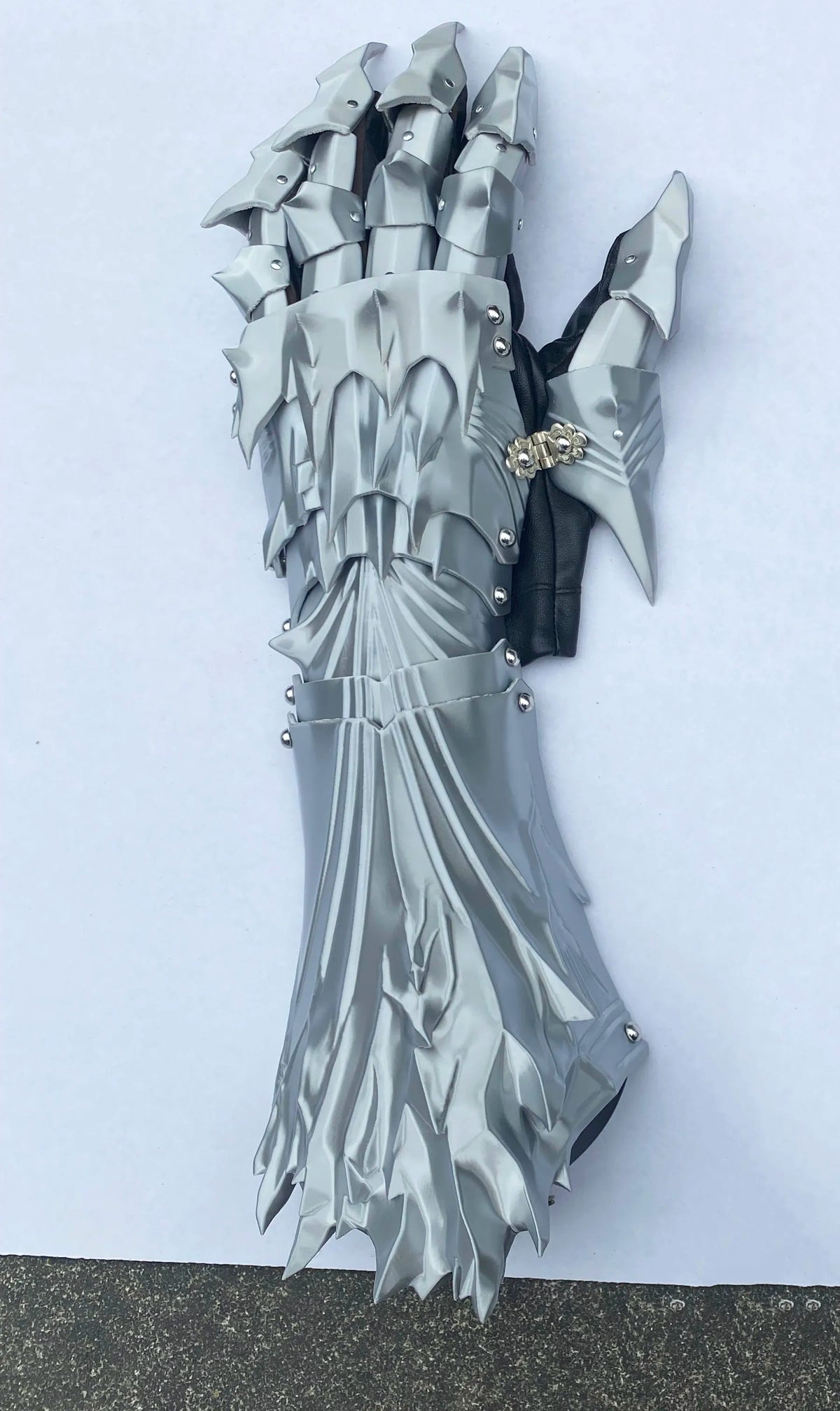 Gloves3D printed Silk PLA Material,A Pair Of Cosplay Prop Gloves Can Be Customized Dragon-Shaped Gloves Props Boys Gifte