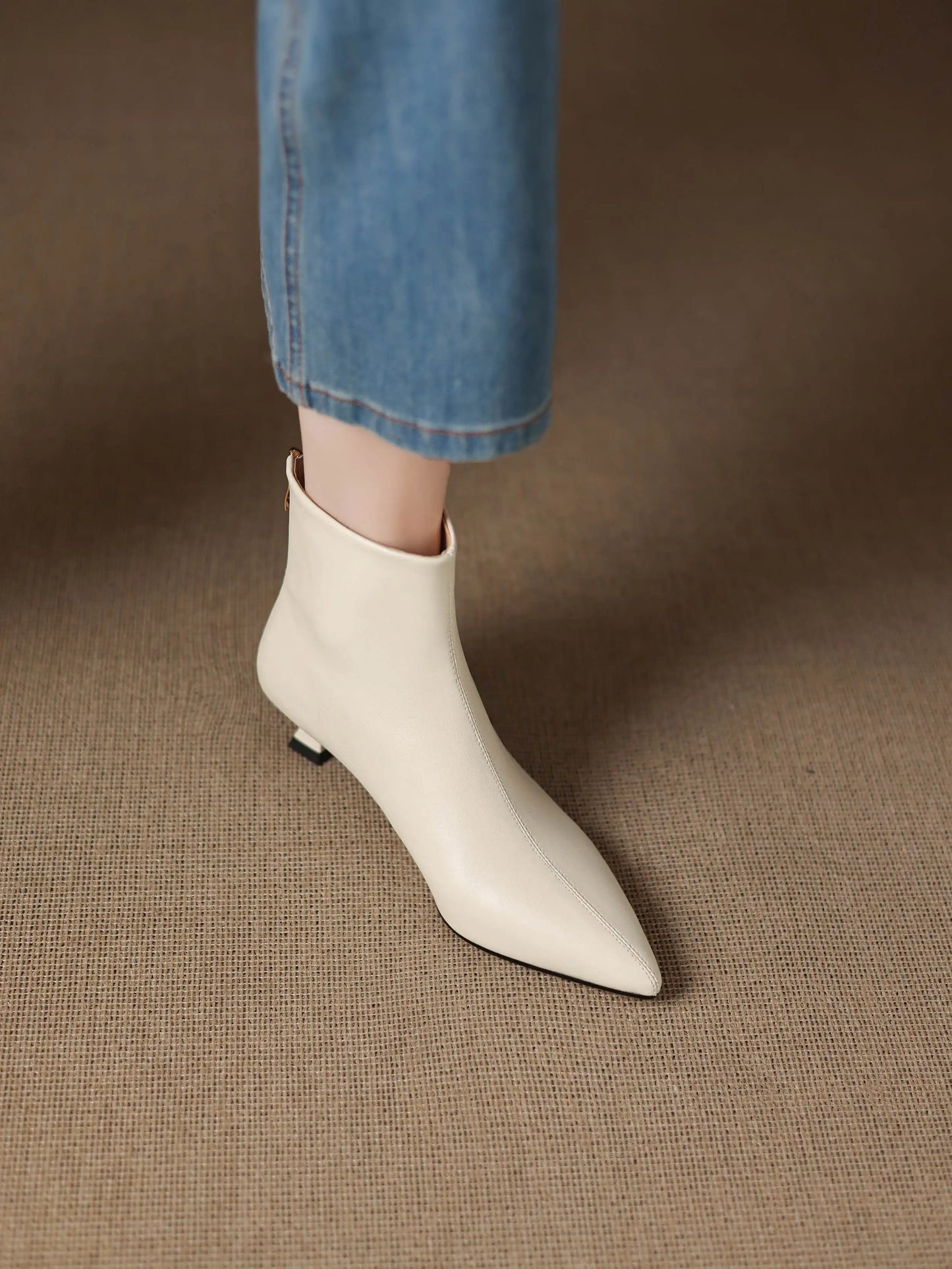 Plus Size 34-42 Genuine Leather Pointed Toe Med Heels Zipper Modern Boots Winter Autumn Shoes Concise Elegant Dress Ankle Boots